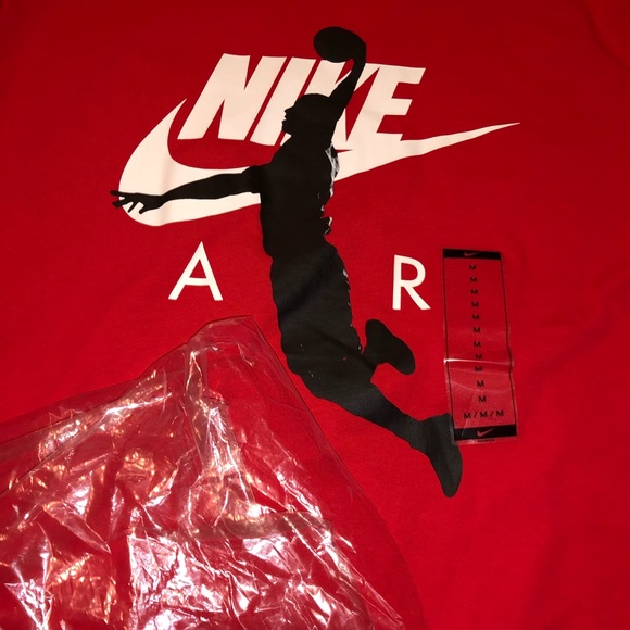 Men’s NWT Nike Basketball Graphic T Shirt Sz.Sm Md - Picture 2 of 4